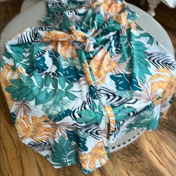 Tropical Print Sleeveless Jumpsuit - Picture 4 of 5